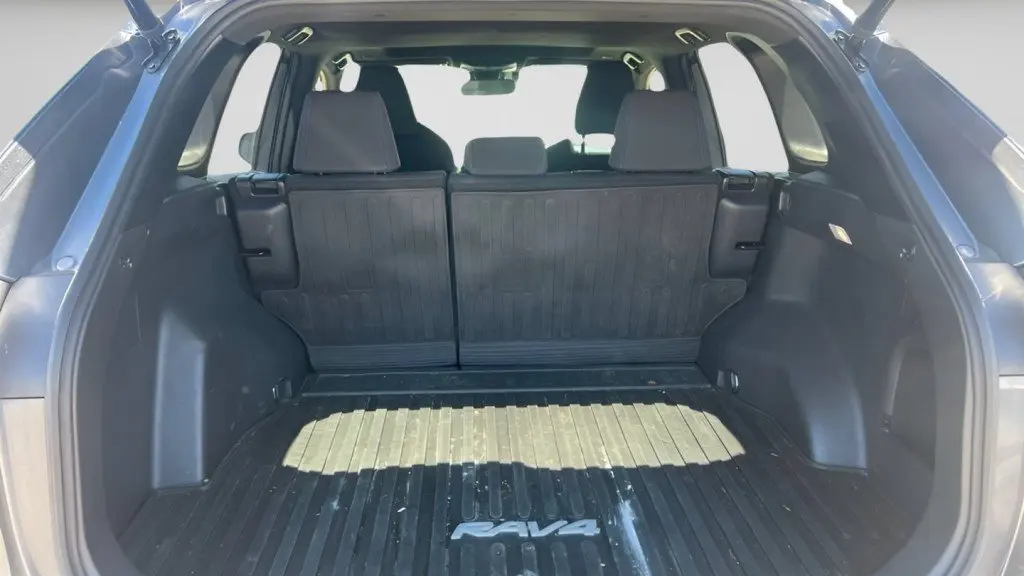 2023 Toyota RAV4 Hybrid SE