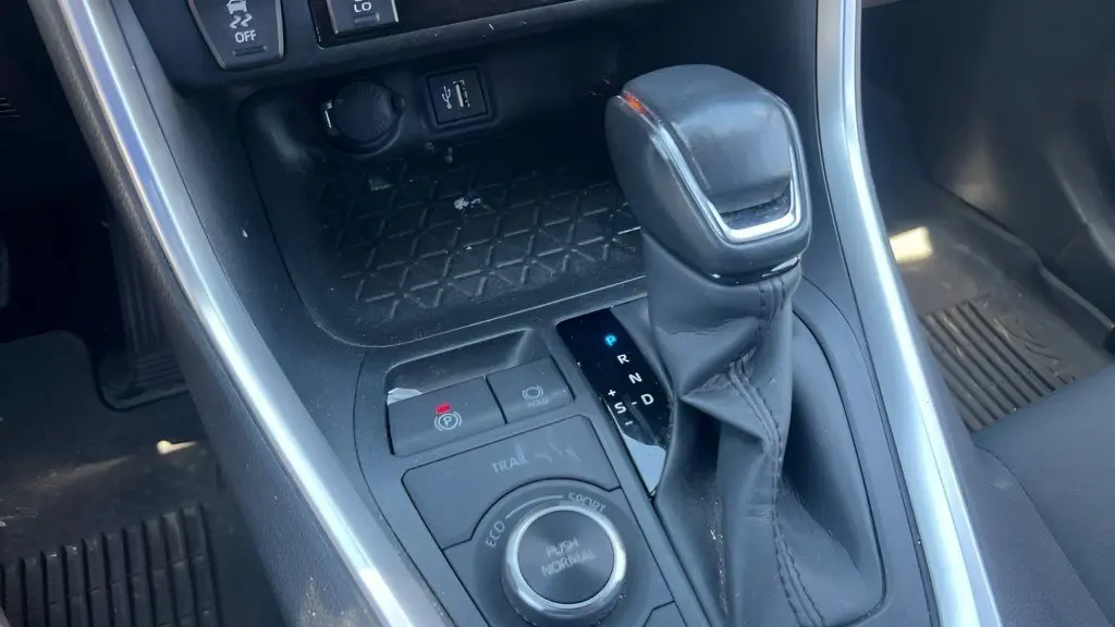 2023 Toyota RAV4 Hybrid SE