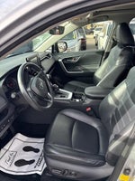 2019 RAV4 Thumbnail 11