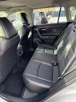 2019 RAV4 Thumbnail 12