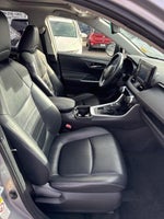 2019 RAV4 Thumbnail 15