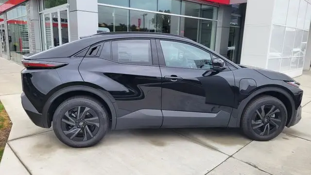 2026 Toyota C-HR SE