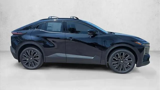 2026 Toyota C-HR XSE
