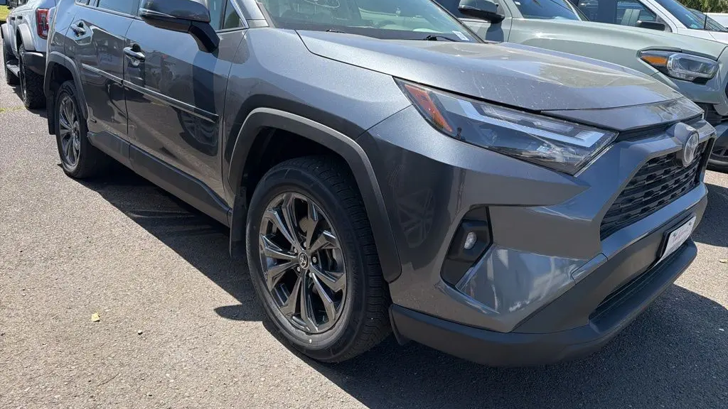 2022 Toyota RAV4 Hybrid XLE Premium