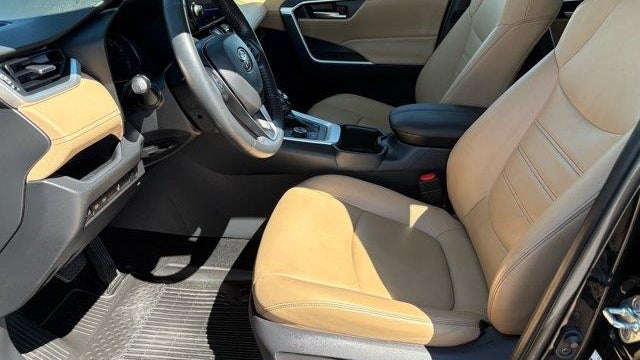 2023 Toyota RAV4 Hybrid XLE Premium