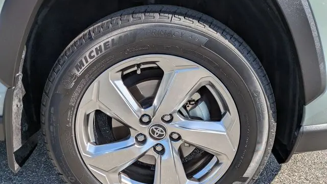 2021 Toyota RAV4 Hybrid XLE Premium