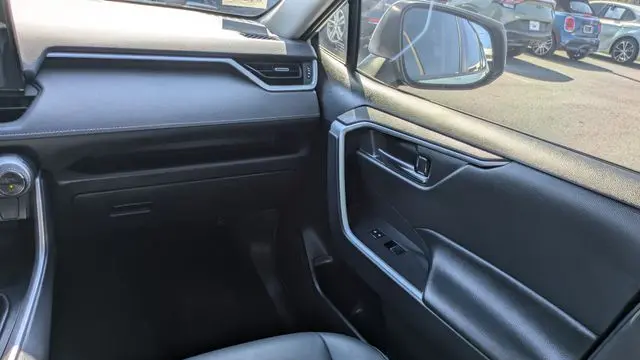 2021 Toyota RAV4 Hybrid XLE Premium