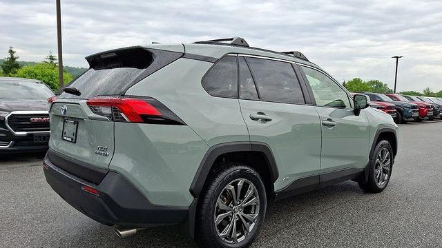 2023 Toyota RAV4 Hybrid XLE Premium