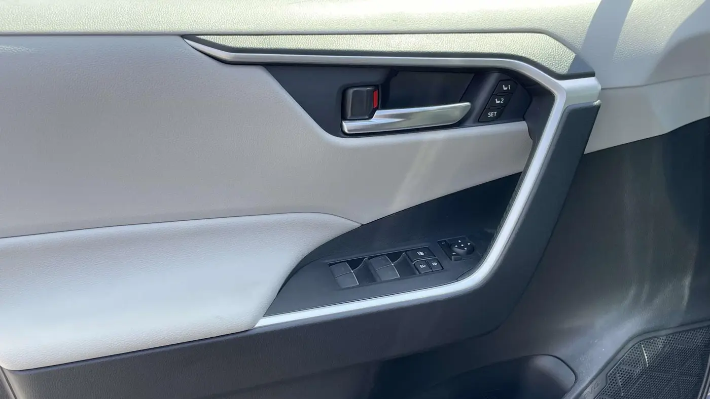 2025 Toyota RAV4 Hybrid XLE Premium
