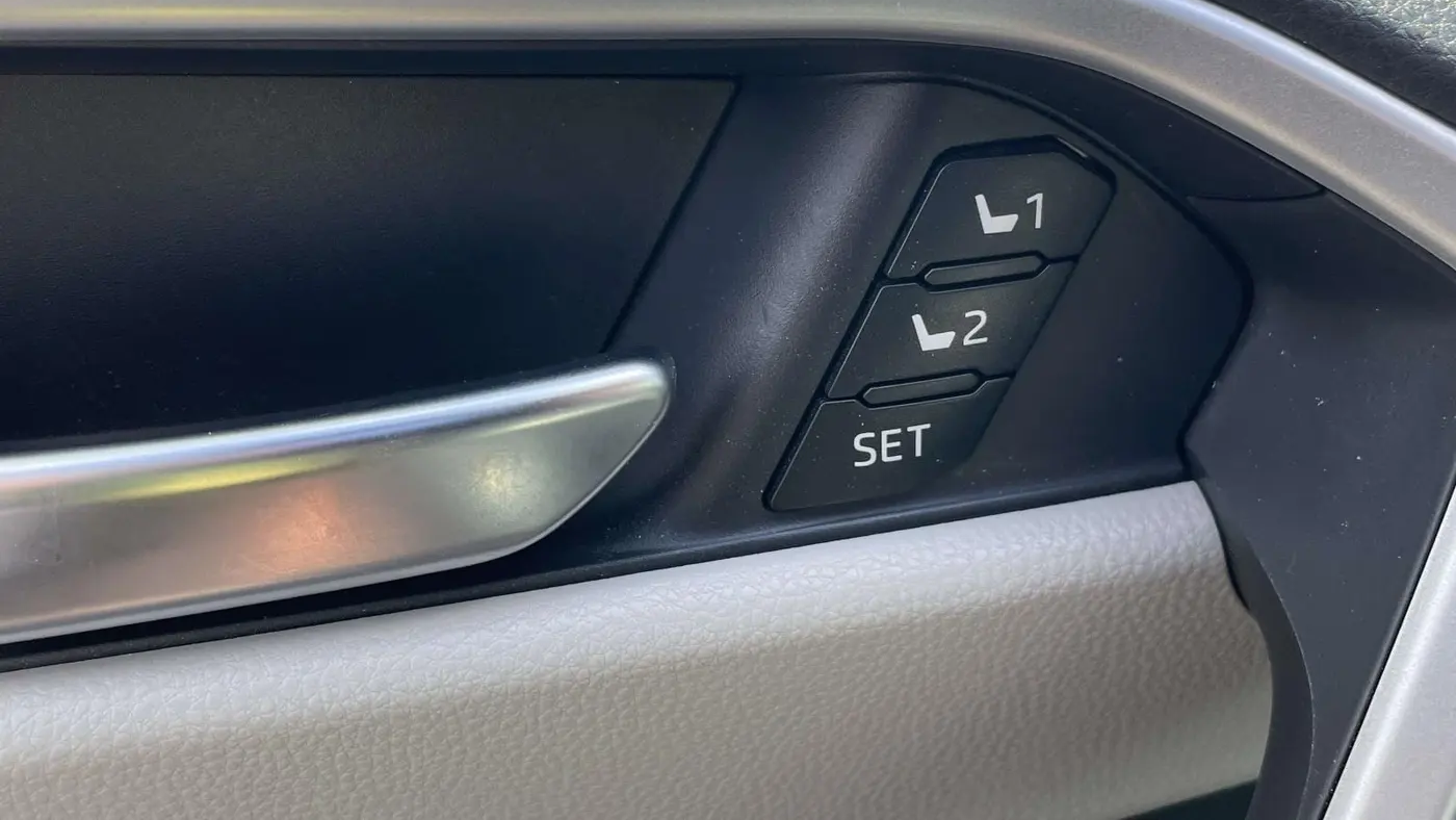 2025 Toyota RAV4 Hybrid XLE Premium
