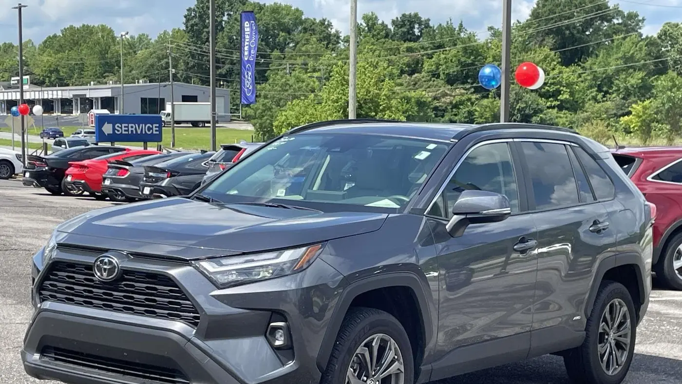 2025 Toyota RAV4 Hybrid XLE Premium