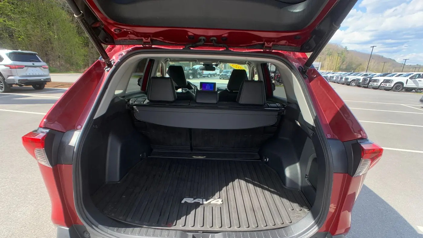 2023 Toyota RAV4 Hybrid XLE Premium