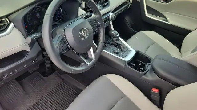 2023 Toyota RAV4 Hybrid XLE Premium