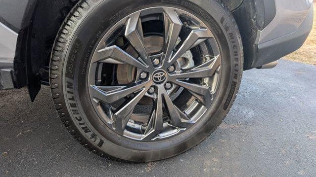 2023 Toyota RAV4 Hybrid XLE Premium