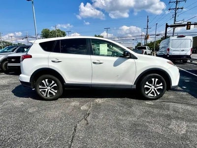 2018 Toyota RAV4 AWD LE 4DR SUV