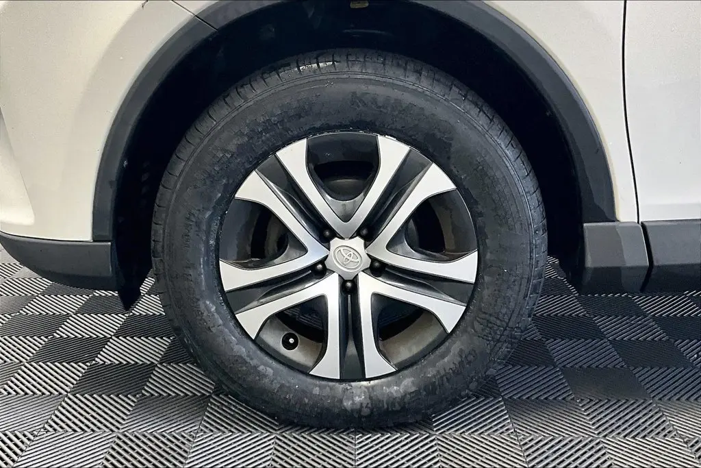 2018 Toyota RAV4 - $19,488