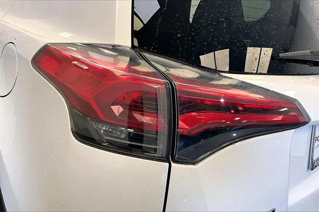 2018 Toyota RAV4 - $19,488