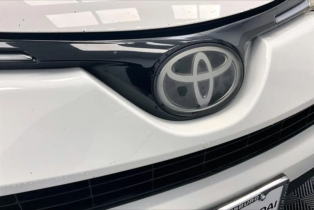2018 Toyota RAV4 - $19,488
