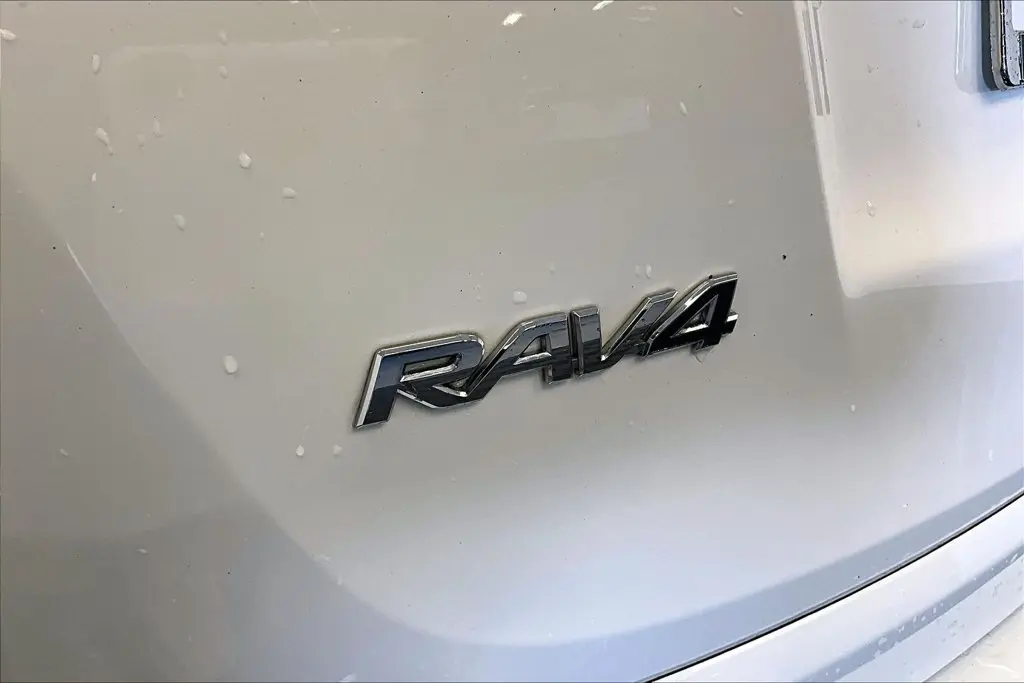 2018 Toyota RAV4 - $19,488