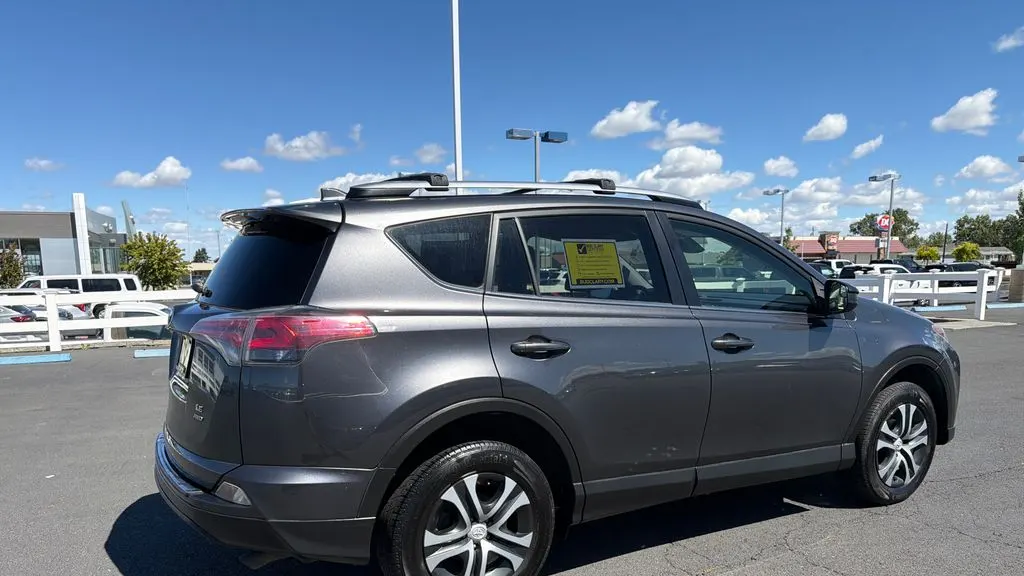 2017 Toyota RAV4 LE