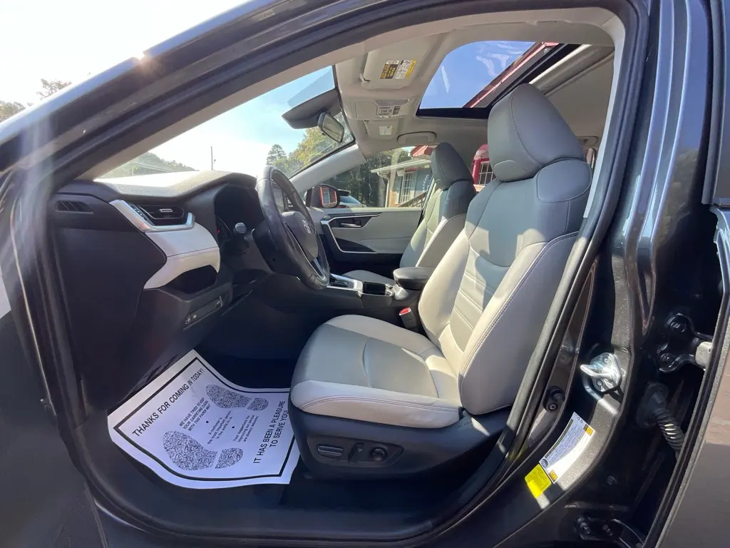 2020 Toyota RAV4 - $21,985