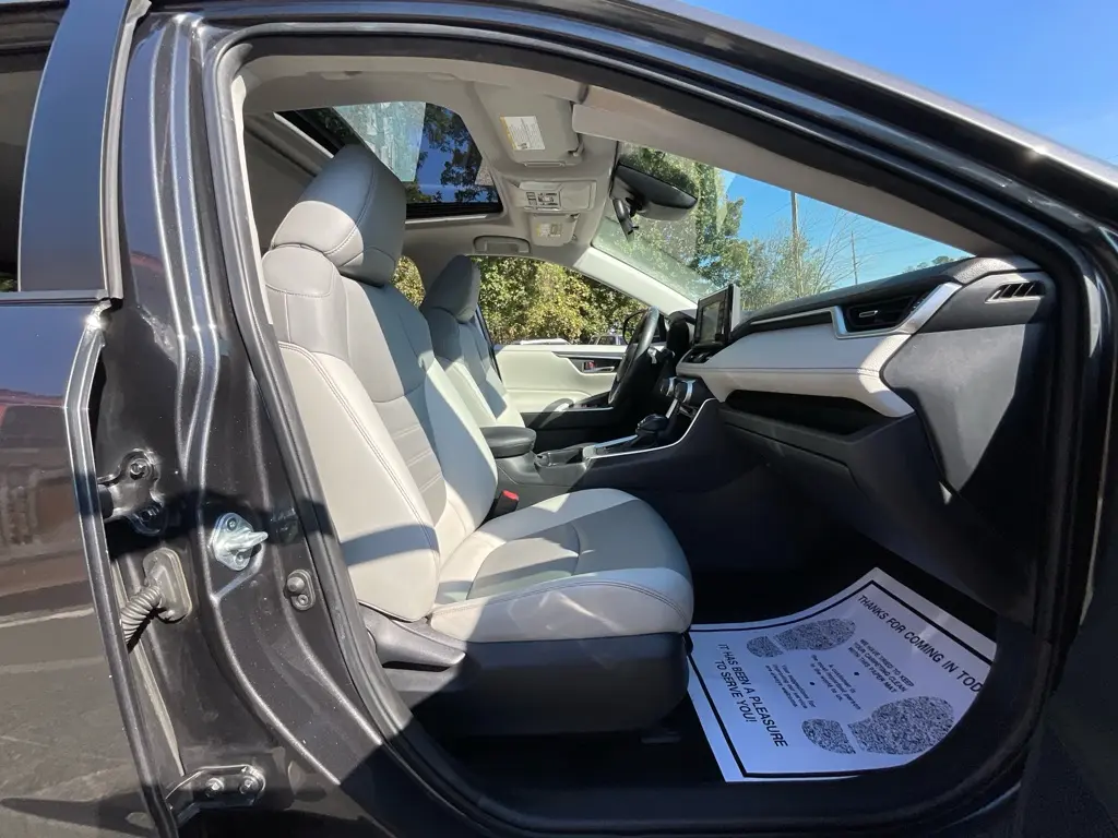 2020 Toyota RAV4 - $21,985