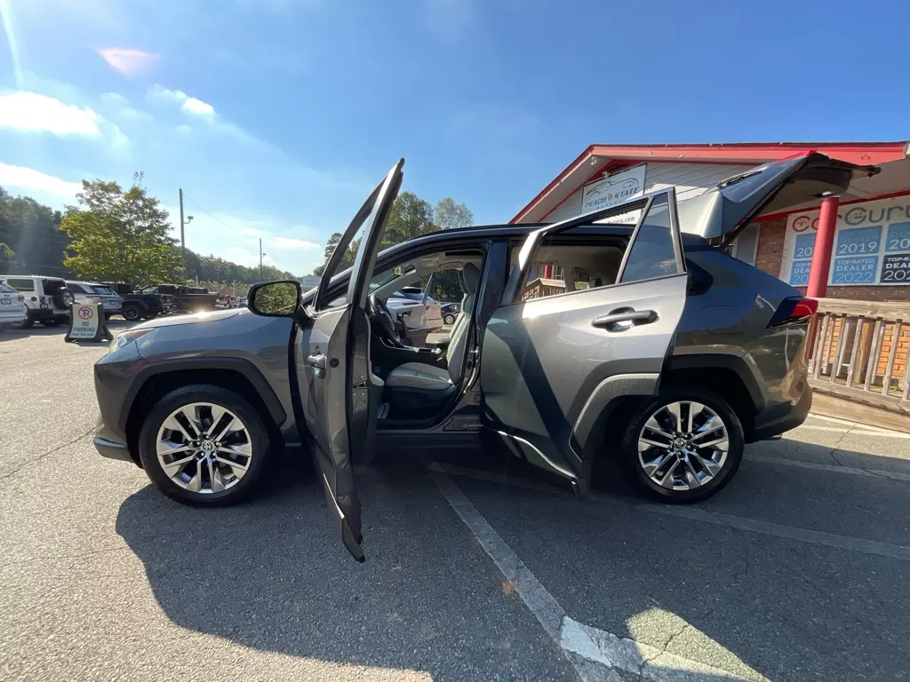 2020 Toyota RAV4 - $21,985