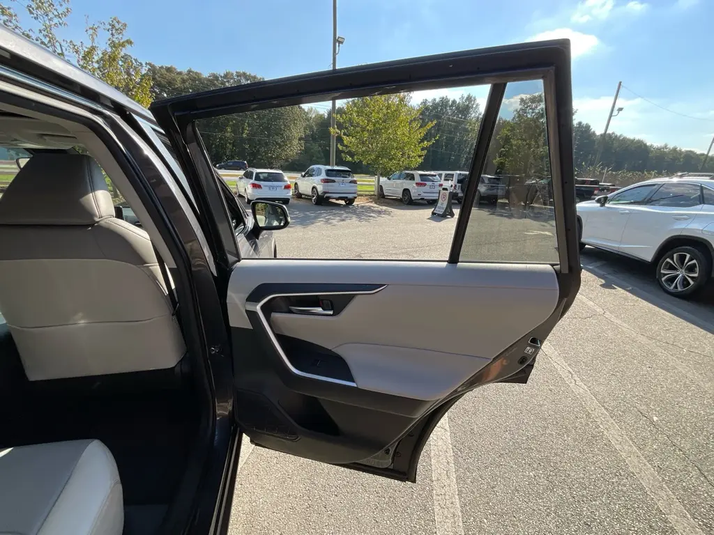 2020 Toyota RAV4 - $21,985