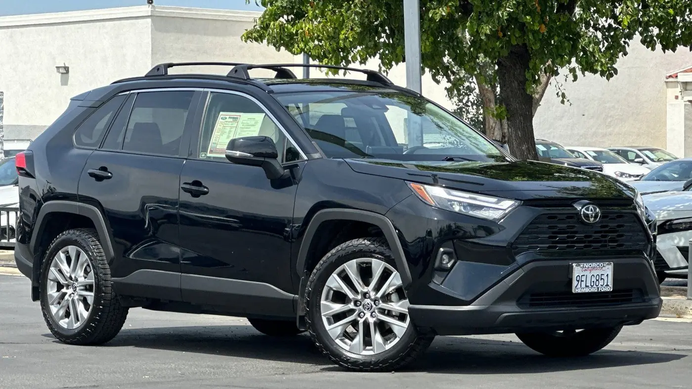 2023 Toyota RAV4 XLE Premium