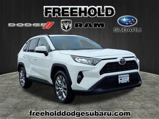 2019 Toyota RAV4 with Super White Exterior
