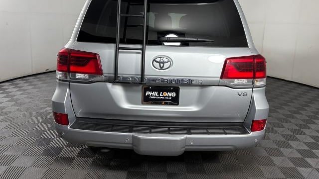 2016 Toyota Land Cruiser Base