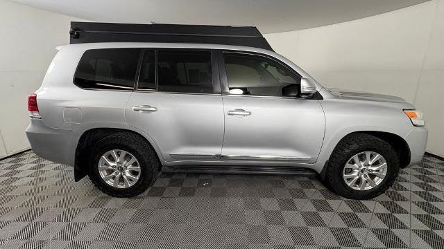 2016 Toyota Land Cruiser Base