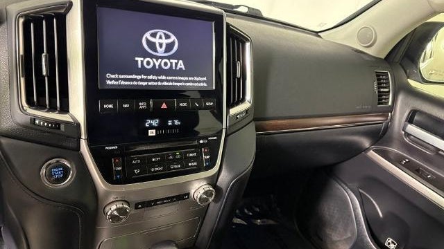 2016 Toyota Land Cruiser Base