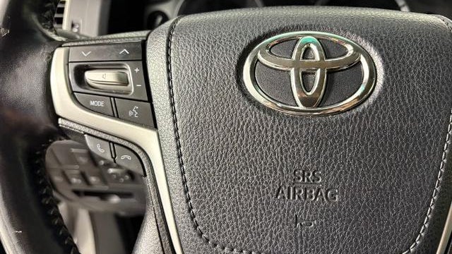 2016 Toyota Land Cruiser Base