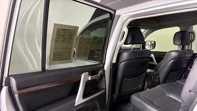 2016 Toyota Land Cruiser Base