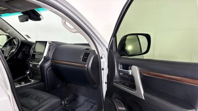 2016 Toyota Land Cruiser Base