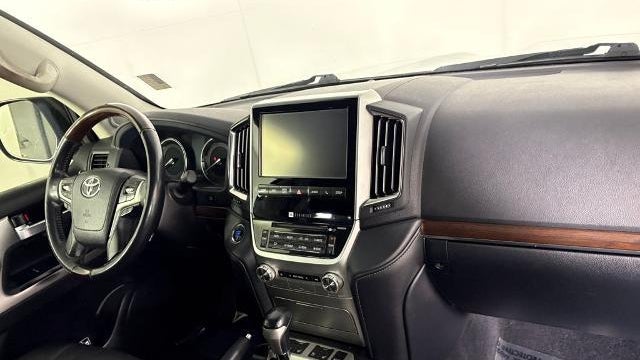 2016 Toyota Land Cruiser Base