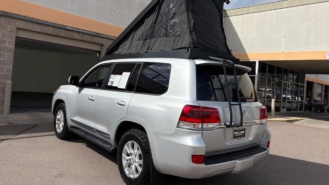 2016 Toyota Land Cruiser Base