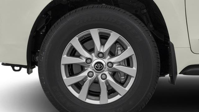 2016 Toyota Land Cruiser Base