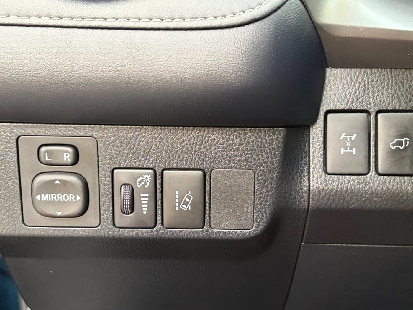 2018 Toyota RAV4 - $17,100