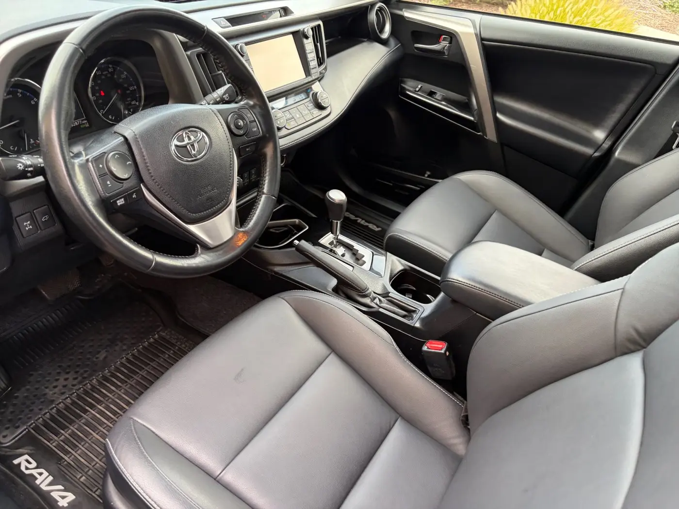 2018 Toyota RAV4 - $17,100