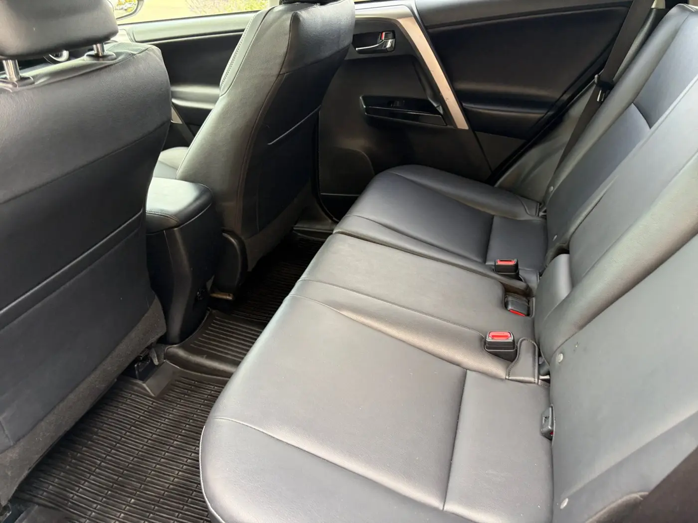2018 Toyota RAV4 - $17,100