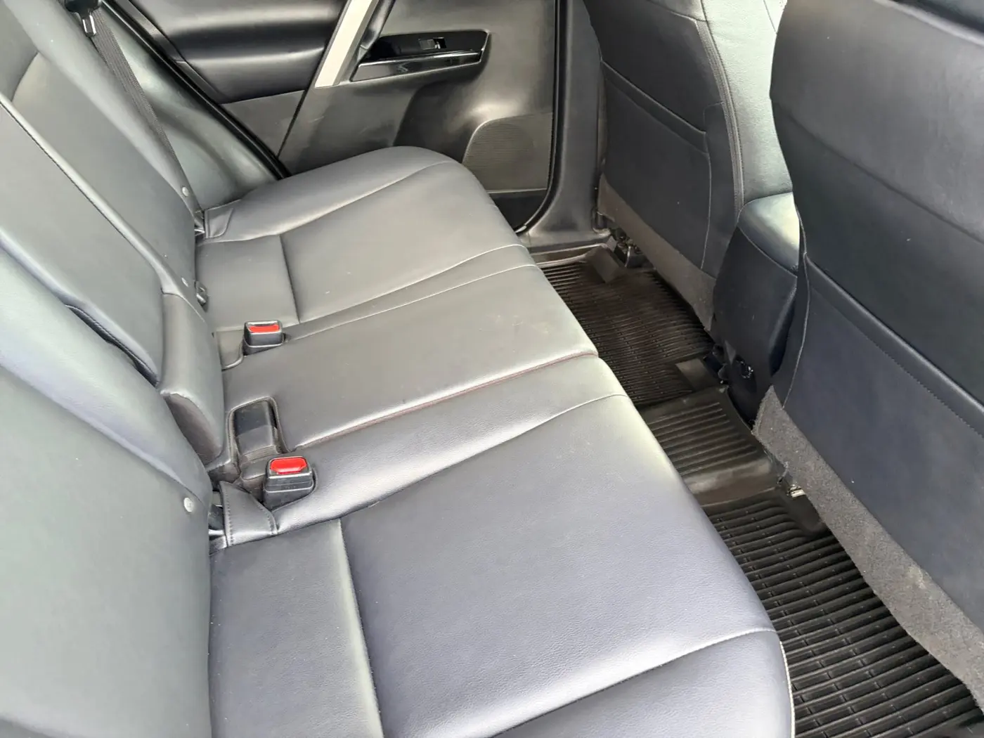 2018 Toyota RAV4 - $17,100