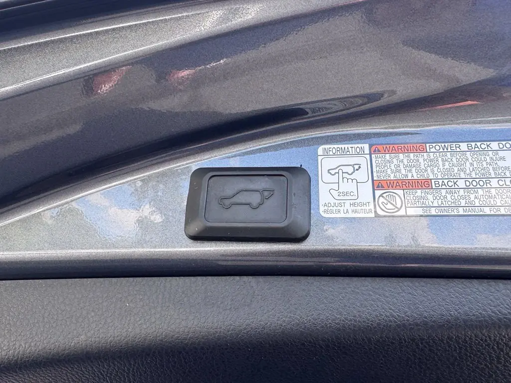 2018 Toyota RAV4 - $24,000