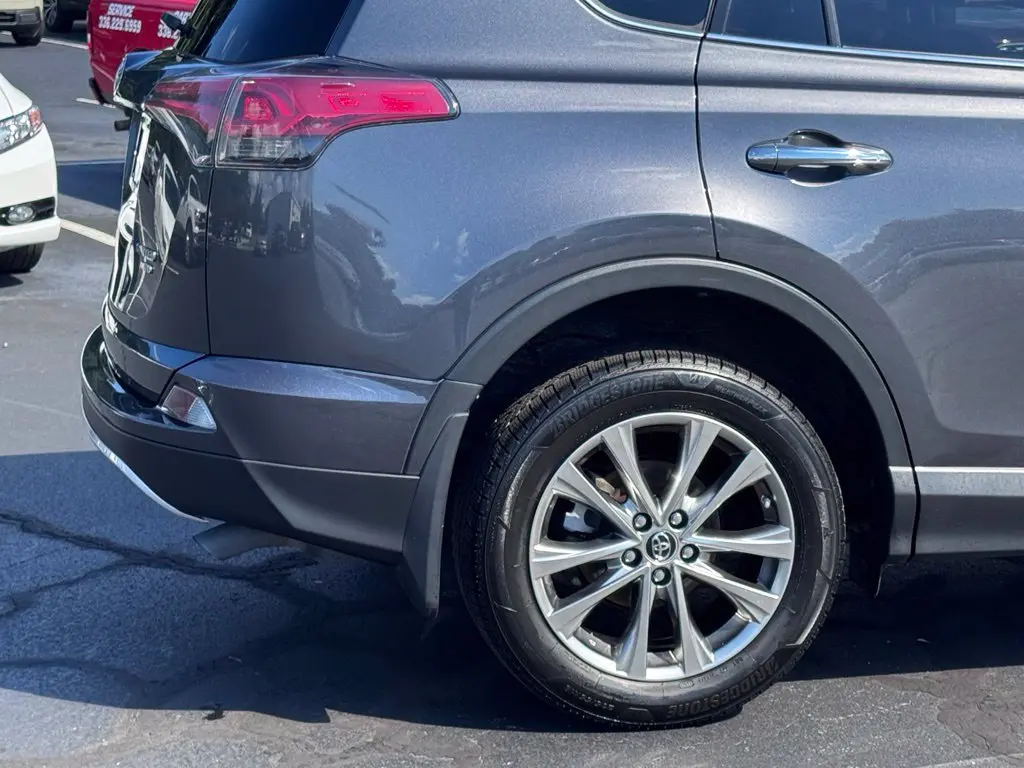 2018 Toyota RAV4 - $24,000