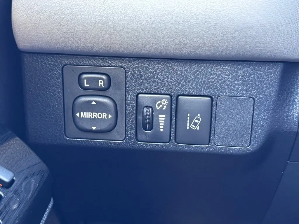 2018 Toyota RAV4 - $24,000