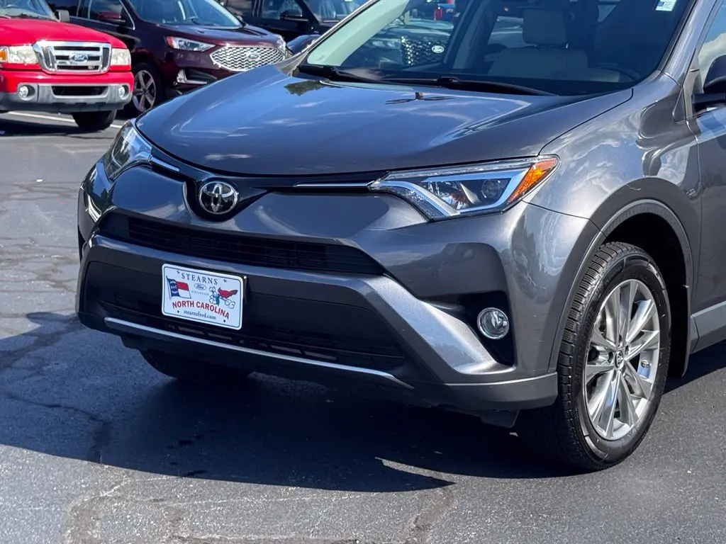 2018 Toyota RAV4 - $24,000