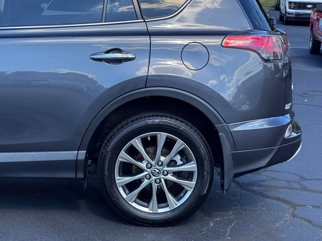 2018 Toyota RAV4 - $24,000