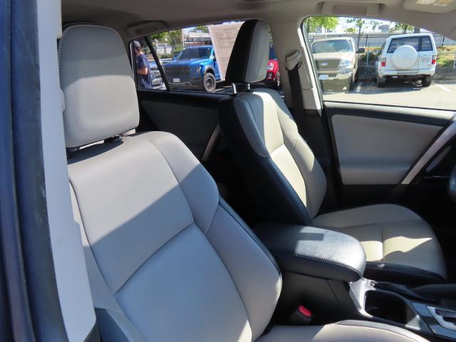 2016 Toyota RAV4 - $17,995