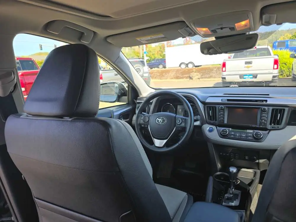 2018 Toyota RAV4 - $30,240